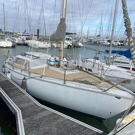 Nuit Insolite Dans Un Petit Voilier Botel La Rochelle (Charente-Maritime)